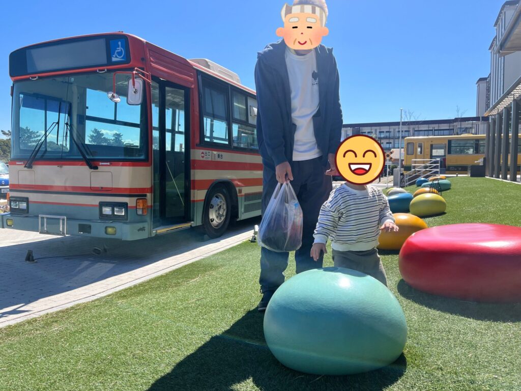 RYUGUJO STATIONの広場