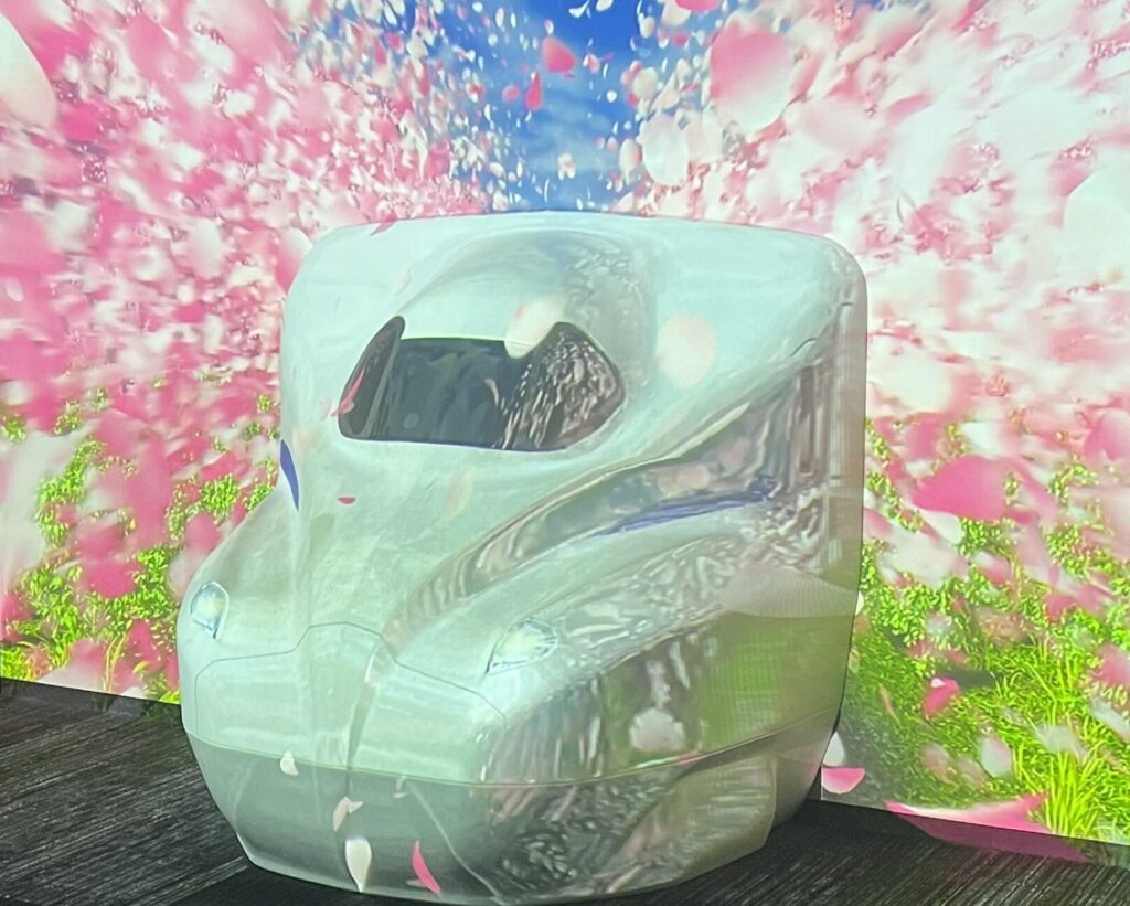 大人も釘付けになる美しいプロジェクションマッピング